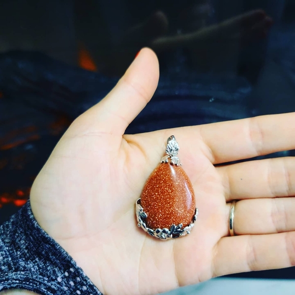 Goldstone Teardrop classy Pendant - Picture 1 of 3